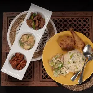 Fried Rice with Szechuan Chicken, Garlic Prawn, Beef Chili Dry, Fried Chicken (Shonali) and vegetables