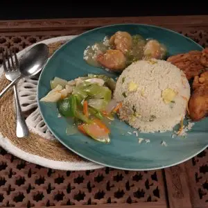 Fried Rice with Garlic Prawn, Fried chicken & vegetables